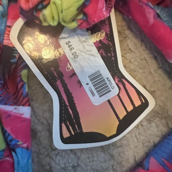 Vibrant Floral One Piece Size XL NWT - Picture 3 of 3